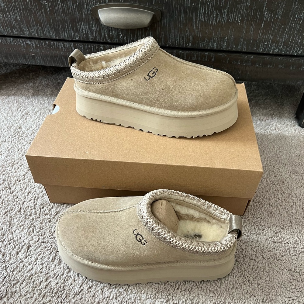 Ugg Tazz Platform Slippers Mustard Seed Woman’s Size 6
